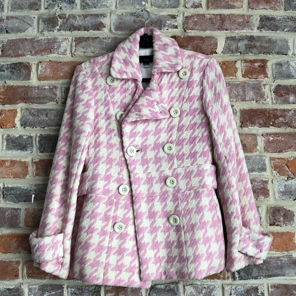 Double-breasted, white and pink woven jacket